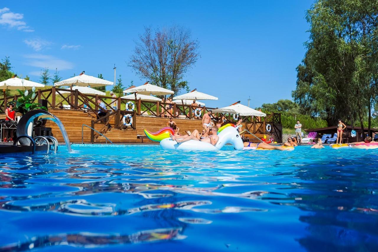 Equides Club Hotel Lesniki Exterior photo